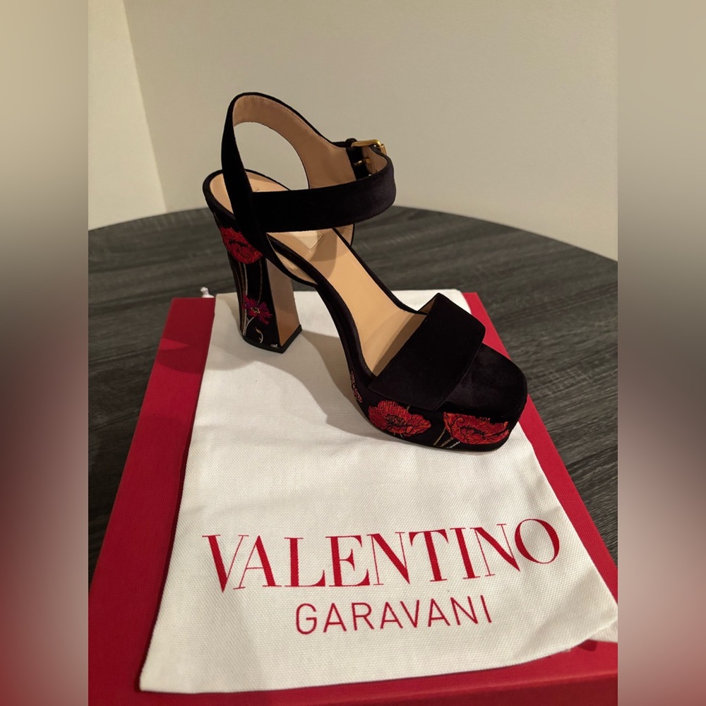 Valentino Velvet Black & Red Platform Open Toes Heels Size 37 - Picture 9 of 14